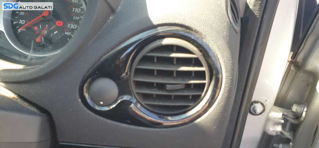 Gura Grila Aer Aerisire Ventilatie Bord Dreapta Renault Clio 3 2005 - 2014 [0096]