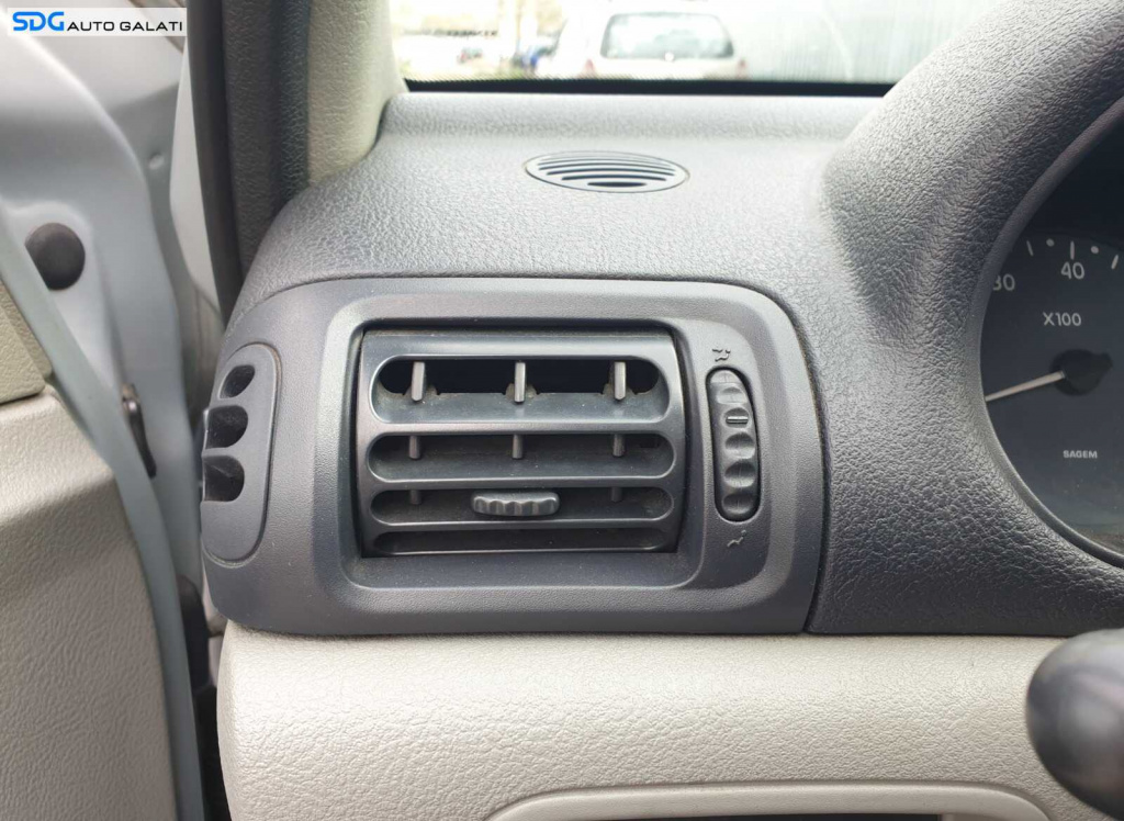 Gura Grila Aer Aerisire Ventilatie Bord Stanga Renault Clio 2 Symbol 1998 - 2012