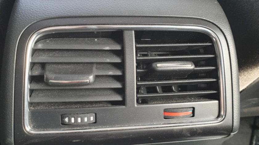 Gura Grila Aer Aerisire Ventilatie din Cotiera Spate Pasageri Audi A4 B8 2008 - 2015 [C1847]