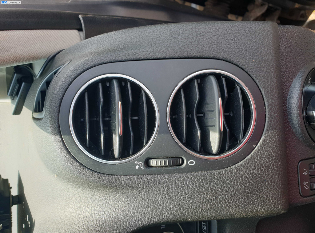 Gura Grila Aerisire Ventilatie Bord Dreapta Volkswagen Golf 6 Plus 2008 - 2014 [K5489]