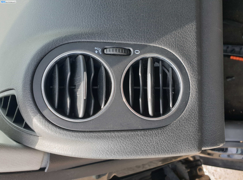 Gura Grila Aerisire Ventilatie Bord Stanga Volkswagen Golf 5 Plus 2004 - 2008 [K5079]