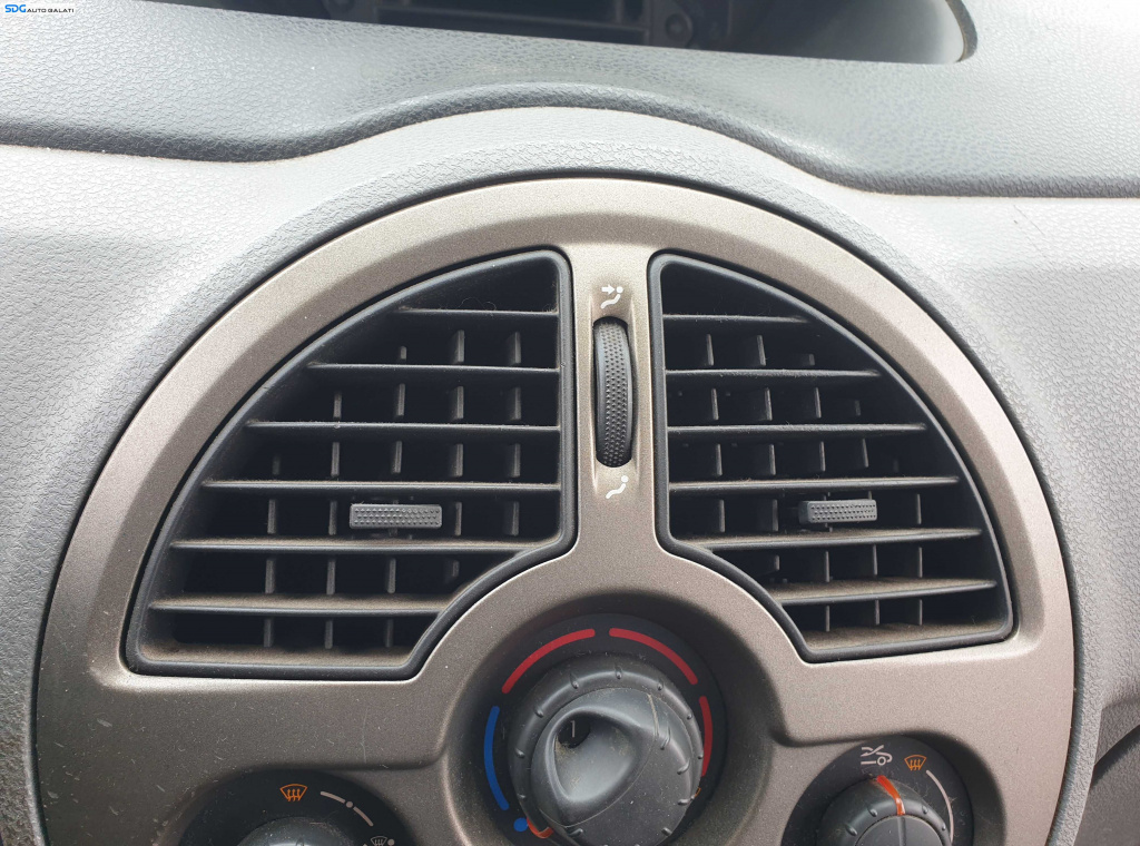 Gura Grila Guri Grile Aer Aerisire Ventilatie Bord Central Stanga Renault Grand Modus 2008 - 2012 [K5915]