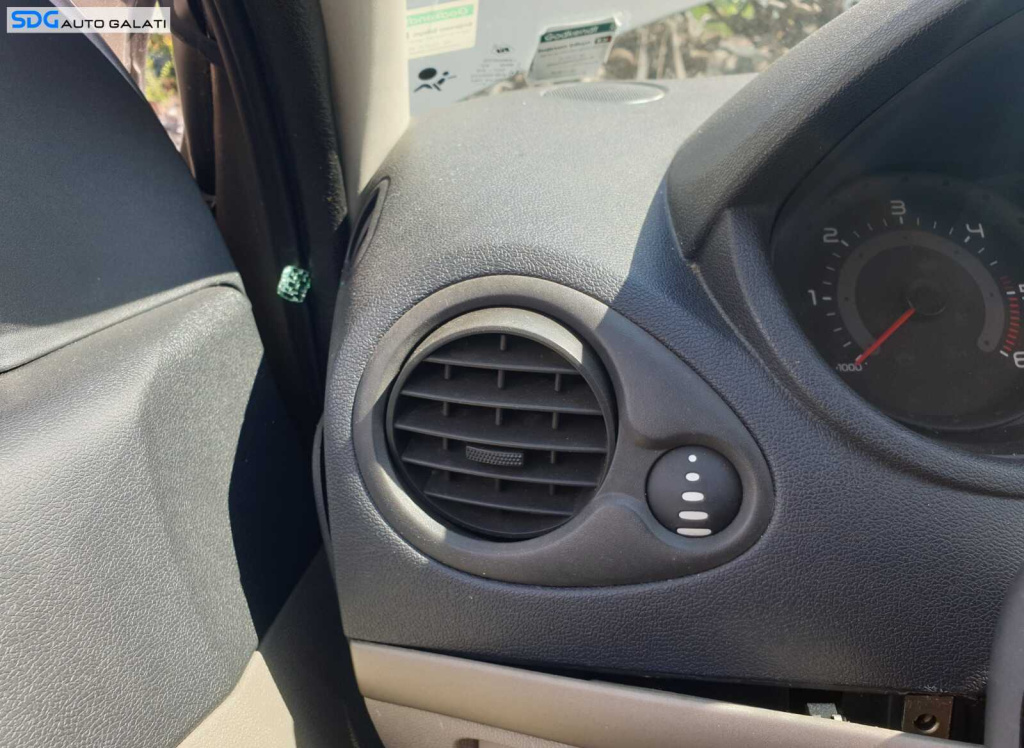 Gura Grila Guri Grile Aer Aerisire Ventilatie Bord Stanga Renault Clio 3 2005 - 2014 [C3712]