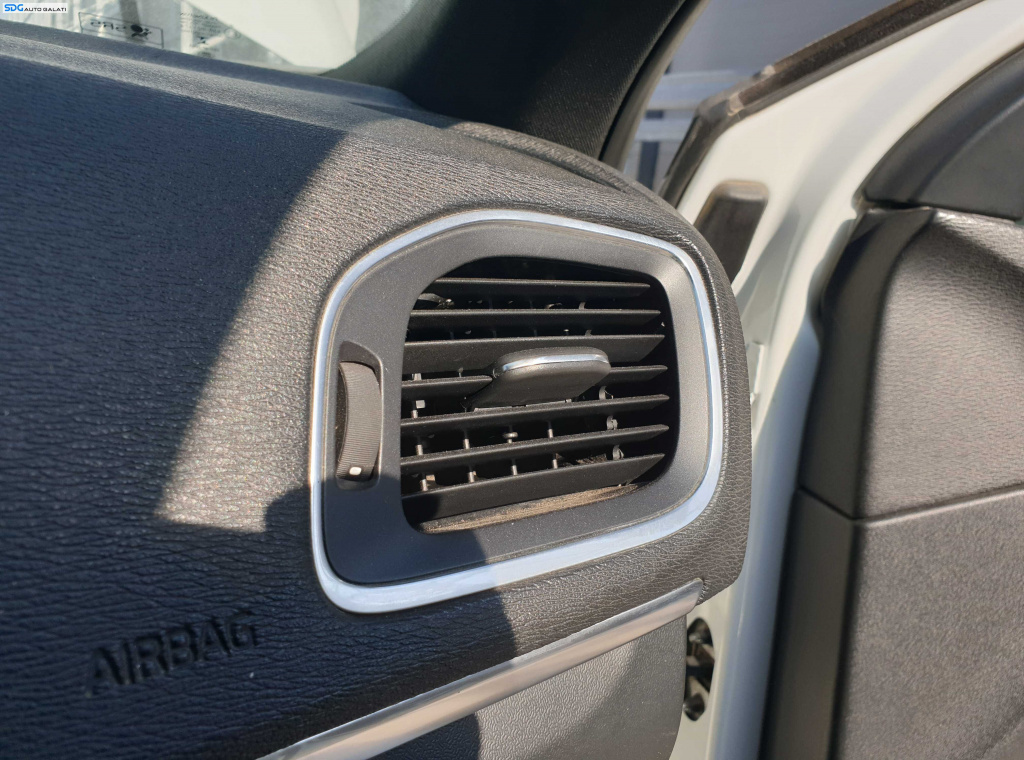 Gura Grila Guri Grile Aer Aerisire Ventilatie Bord Dreapta Volvo V40 2012 - 2019 [K7075]