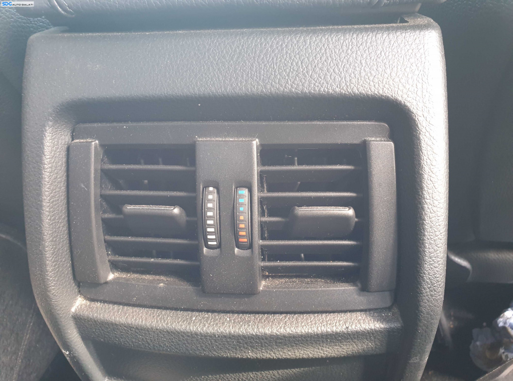 Gura Grila Guri Grile Aer Aerisire Ventilatie Dubla in Cotiera Pasageri BMW Seria 3 F30 2011 - 2019 [K6679]