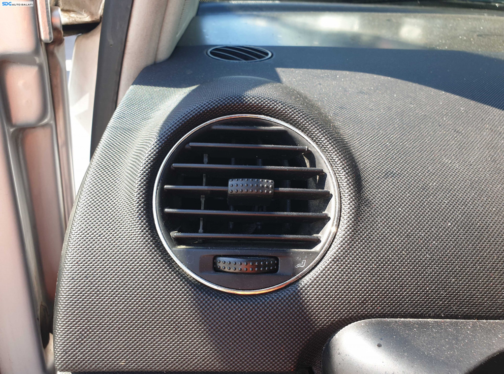 Gura Grila Guri Grile Aer Aerisire Ventilatie Bord Stanga Volkswagen New Beetle 1998 - 2010 [K6849]