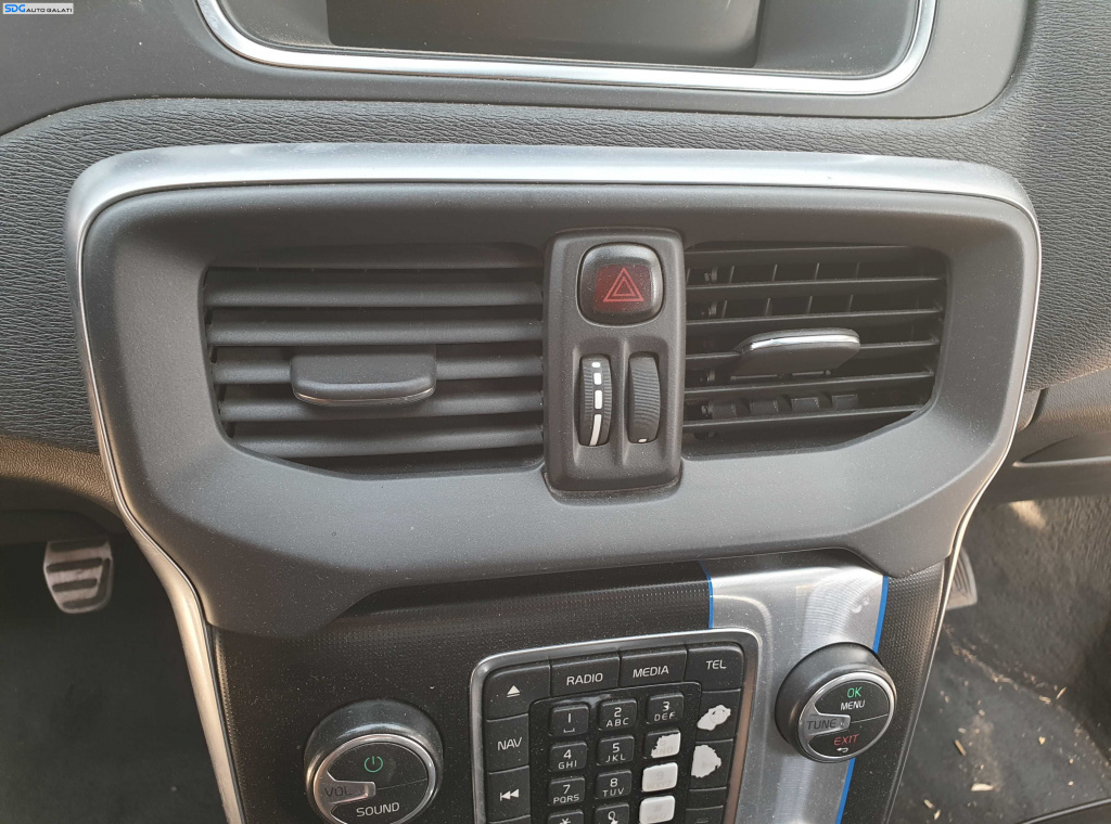 Gura Grila Guri Grile Aer Aerisire Ventilatie Bord Centrala Volvo V40 2012 - 2019 [K7069]