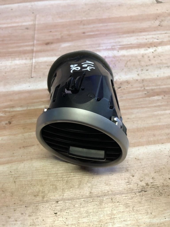 Gura ventilatie bord dreapta Mercedes M Class w164 2007