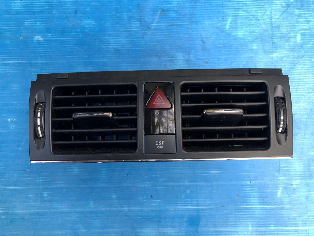 Gura ventilatie centrala Mercedes C230 w204 2007-2010