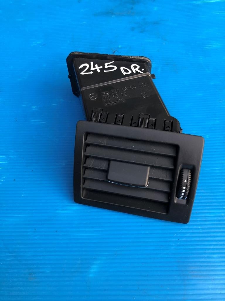 Gura ventilatie dreapta Mercedes B Class w245 2006