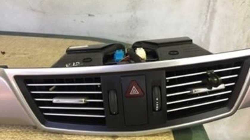 Gura ventilatie mijloc Mercedes E Class w212 2010