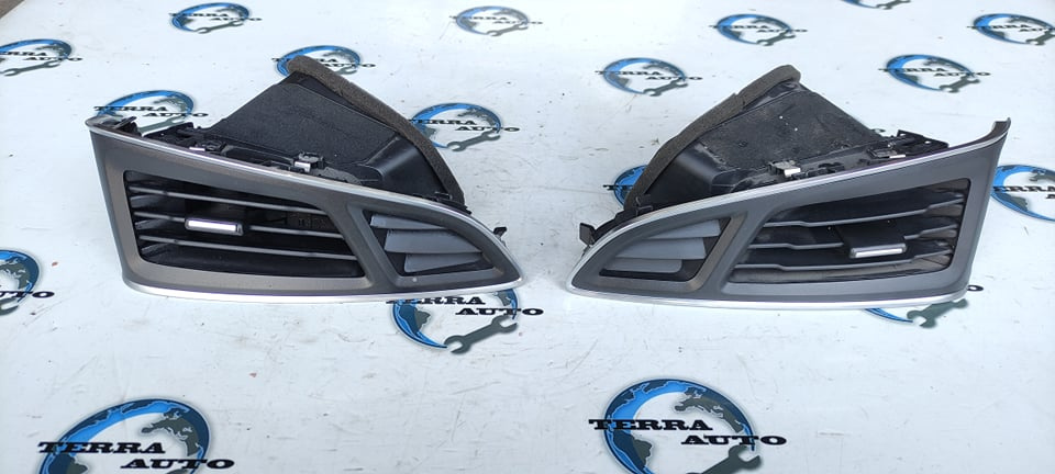 Guri ventilatie Ford Focus III cod: BM51018B08 / BM51018B09