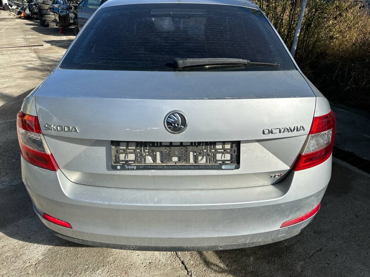 Haion 5E5827023B Skoda Octavia 3 cod culoare: LA7W
