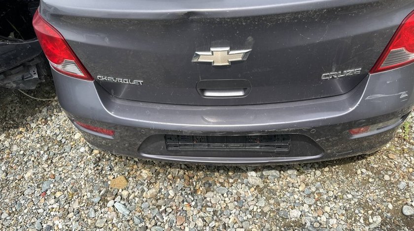 Haion (are o mica indoitura se vede in poza) Chevrolet Cruze Hatchback 2013