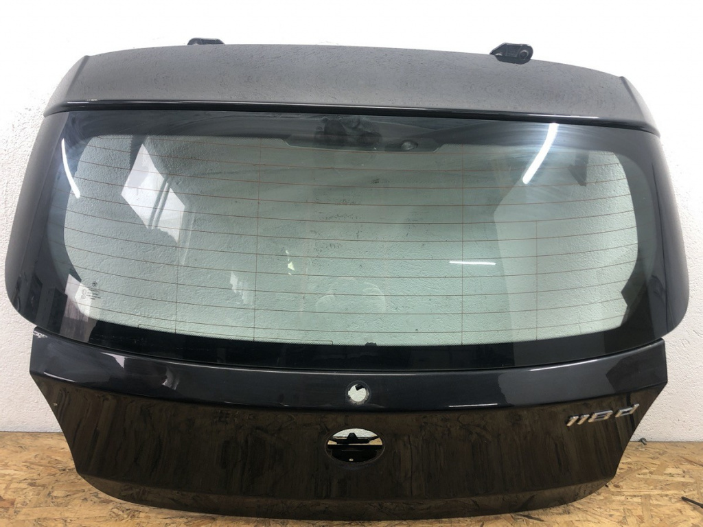 Haion cu luneta BMW Seria 1 E81 Automatic sedan 2011 (cod intern: 17562)