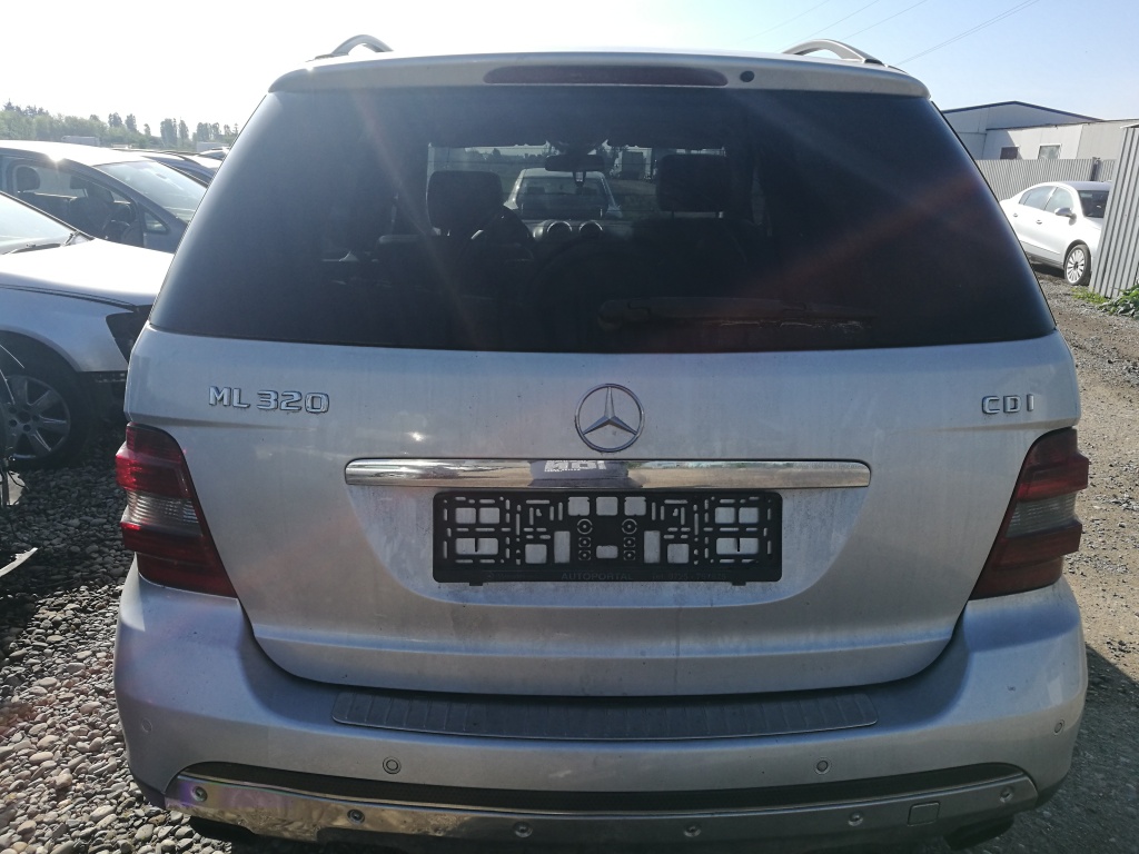 Haion cu luneta Mercedes ML w164 320 cdi 2005-2011