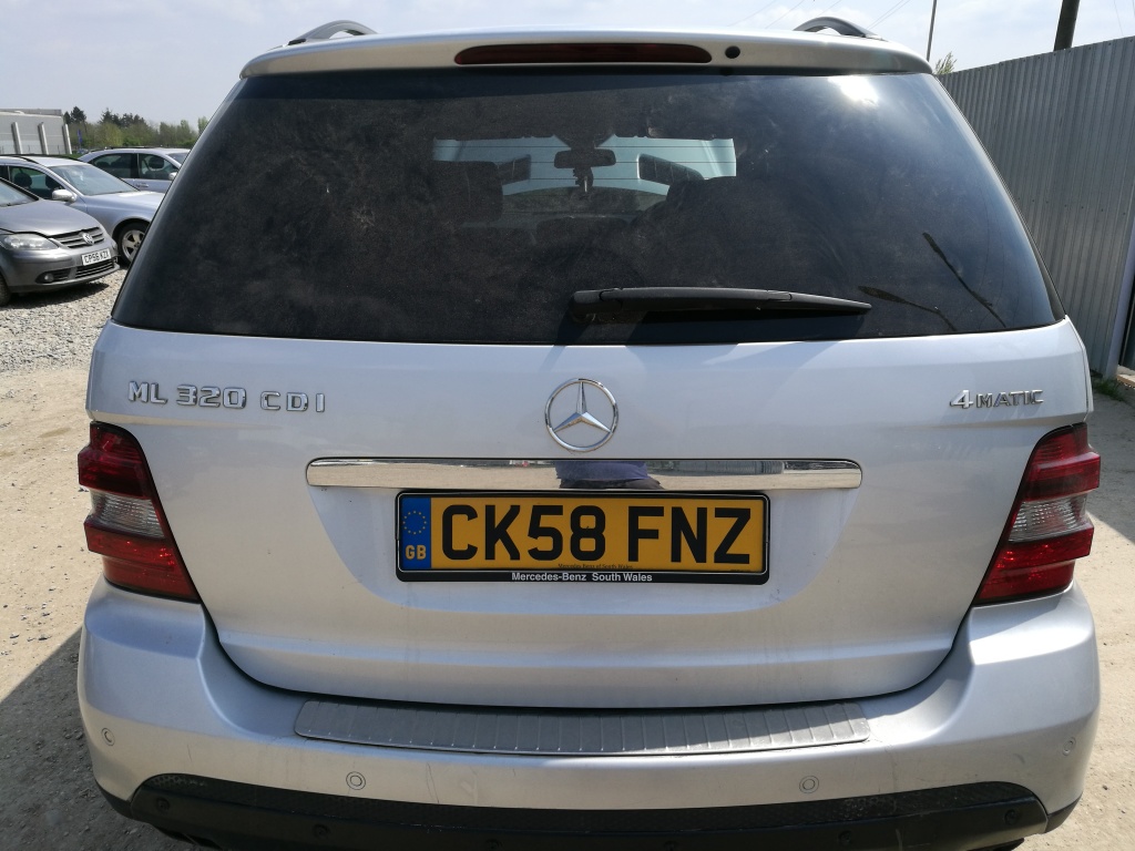 Haion cu luneta Mercedes ML w164 320 cdi