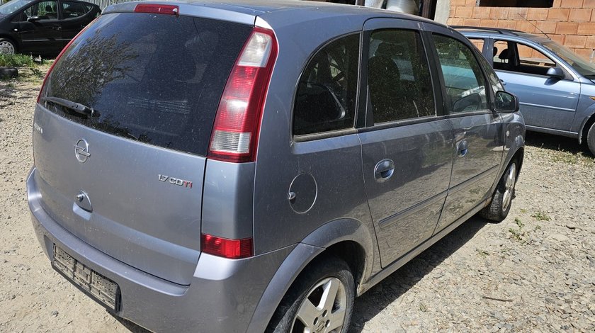 Haion cu luneta Opel Meriva 2003 2004 2005 2006