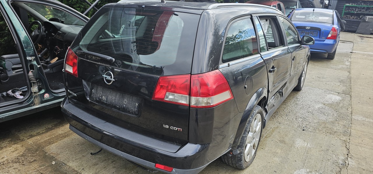Haion cu luneta Opel Vectra C combi 2004 2005 2006 2007