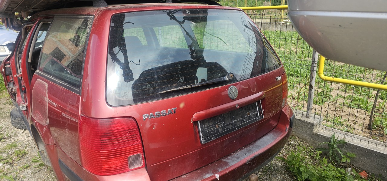 Haion cu luneta Vw Passat B5 2000 2001 2002 2003 2004