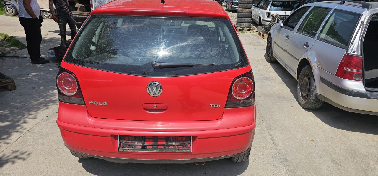 Haion cu luneta Vw Polo 9N 2006 2007 2008 2009
