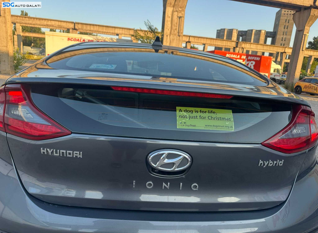 Haion Haion Capota Portbagaj Dezechipat cu Luneta Geam Sticla Hyundai Ioniq 2016 - 2019 Culoare YT3 Stardust Gray [K6460]
