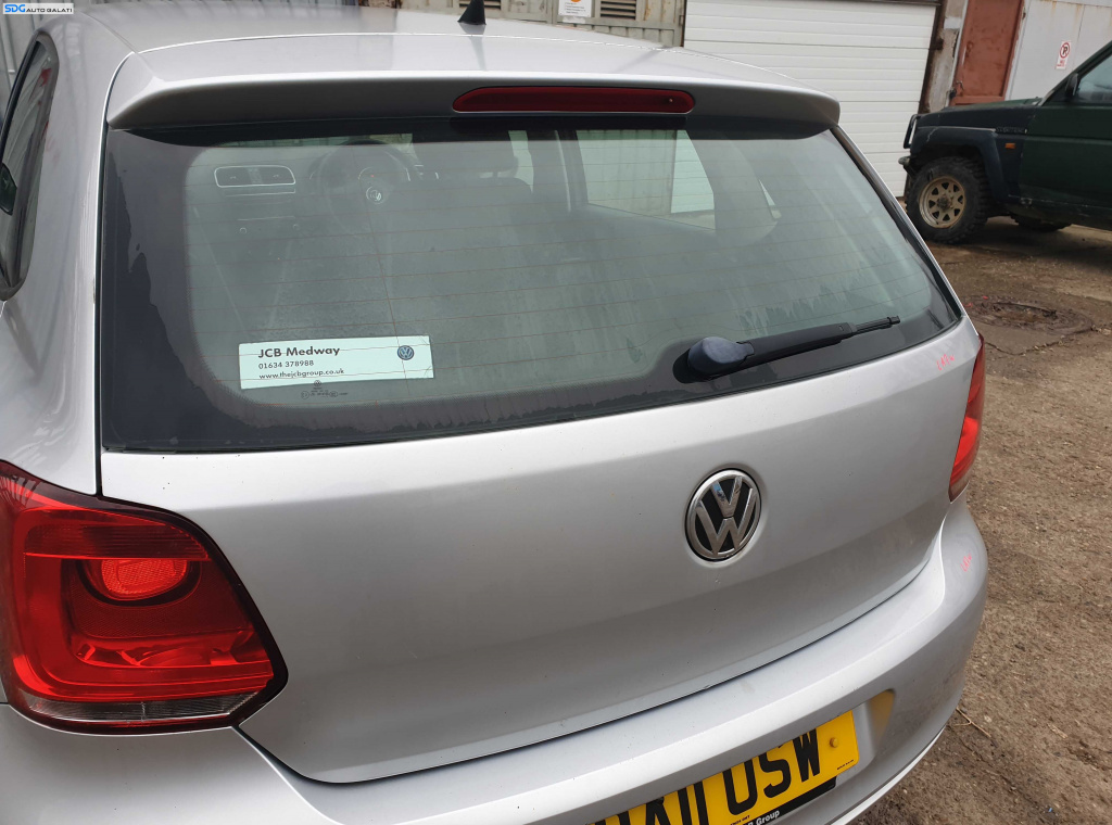 Haion Haion Capota Portbagaj Dezechipat cu Luneta Geam Sticla Volkswagen Polo 6R 2009 - 2017 Culoare LA7W [K0929]