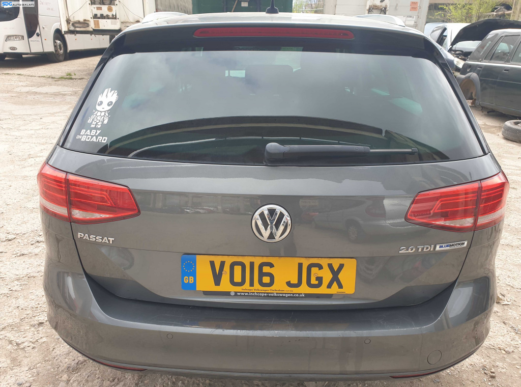 Haion Haion Capota Portbagaj Dezechipat cu Luneta Geam Sticla cu Imperfectiune Volkswagen Passat B8 2015 - 2023 Culoare LR7H [K4688]
