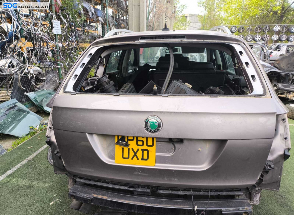 Haion Haion Capota Portbagaj Dezechipat FARA Luneta Geam Sticla Skoda Superb 2 Break Combi 2008 - 2015 Culoare 9888 [K0050]