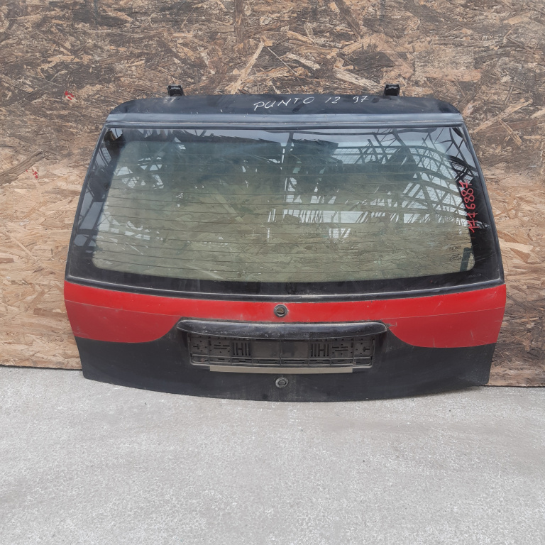 Haion Rosu,Negru Fiat PUNTO (176) 1993 - 1999