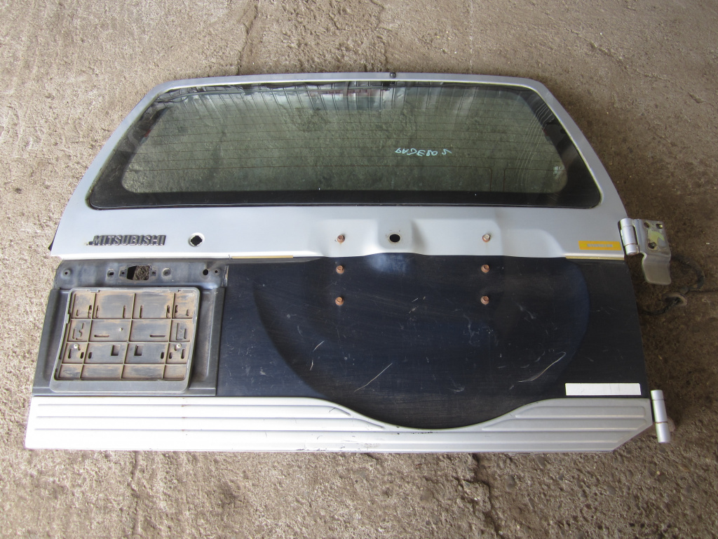 HAION / USA PORTBAGAJ CU LUNETA SI BALAMALE MITSUBISHI PAJERO 2 4x4 FAB. 1991 - 1999 ⭐⭐⭐⭐⭐