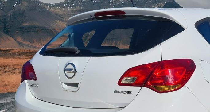 Haion usa spate Opel Astra J 2009-2012