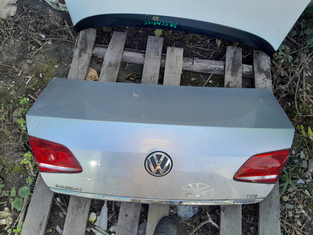 Haion Volkswagen Passat B7 Berlina - Motorina 2013, -