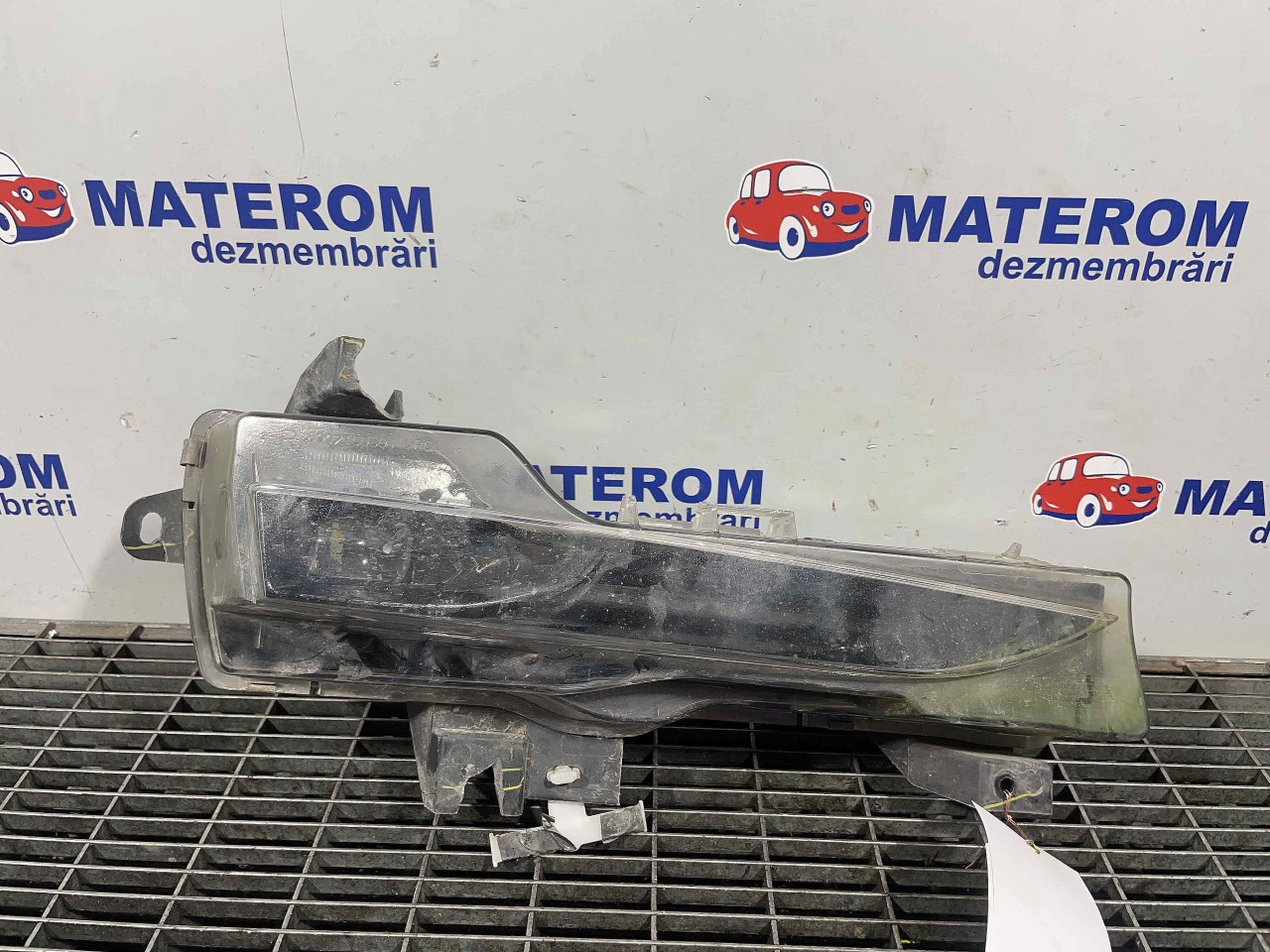 HALOGEN DREAPTA TESLA MODEL 3 - - (2017 2023)