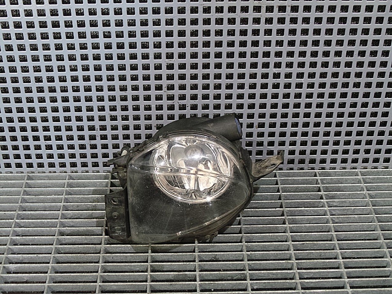 HALOGEN STANGA BMW SERIA 3 E 90 - - (2004 2007)