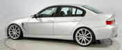 Este unul dintre cele mai rare BMW-uri tunate din istorie. De afara arata ca un Seria 3 obisnuit, insa cand ridici capota...