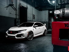 Honda Civic Type R cu jante Vossen