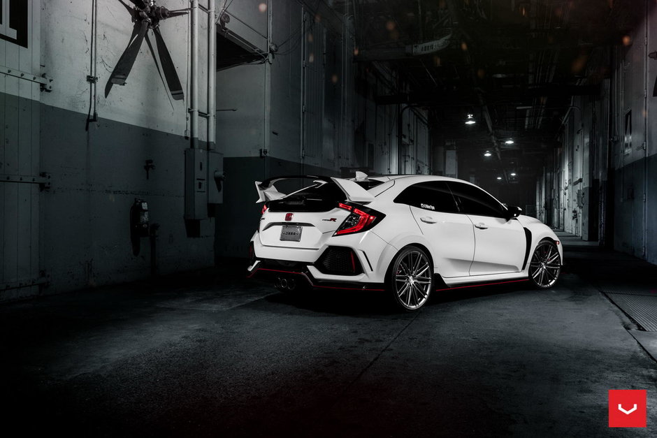 Honda Civic Type R cu jante Vossen