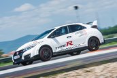 Honda Civic Type R ia cu asalt 5 circuite europene