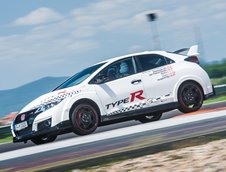 Honda Civic Type R ia cu asalt 5 circuite europene