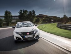 Honda Civic Type R ia cu asalt 5 circuite europene