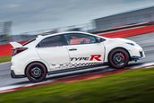 Honda Civic Type R ia cu asalt 5 circuite europene