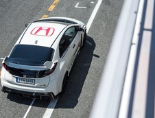 Honda Civic Type R ia cu asalt 5 circuite europene