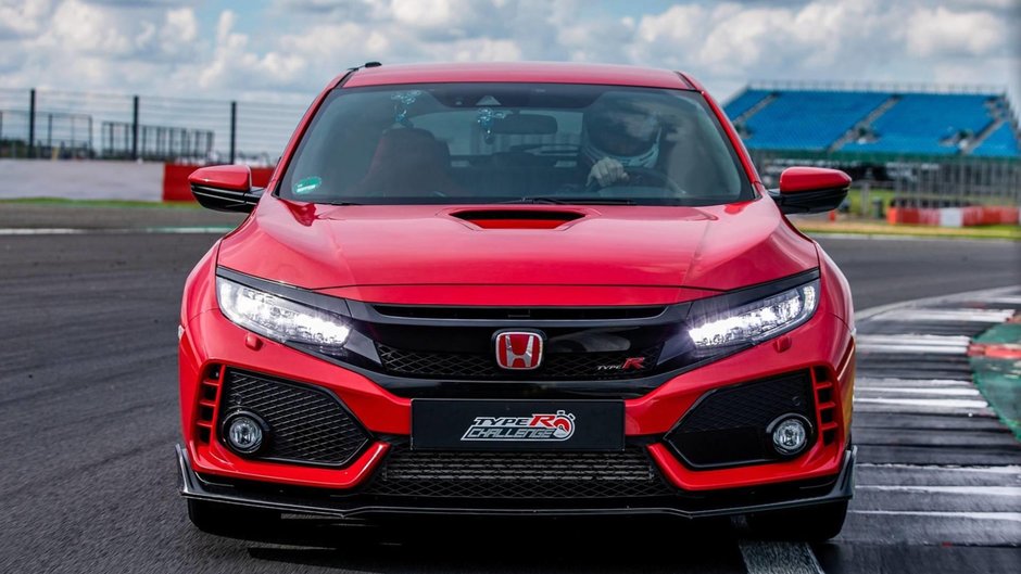 Honda Civic Type R record pe Silverstone