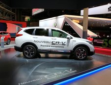 Honda CR-V Hybrid la Paris