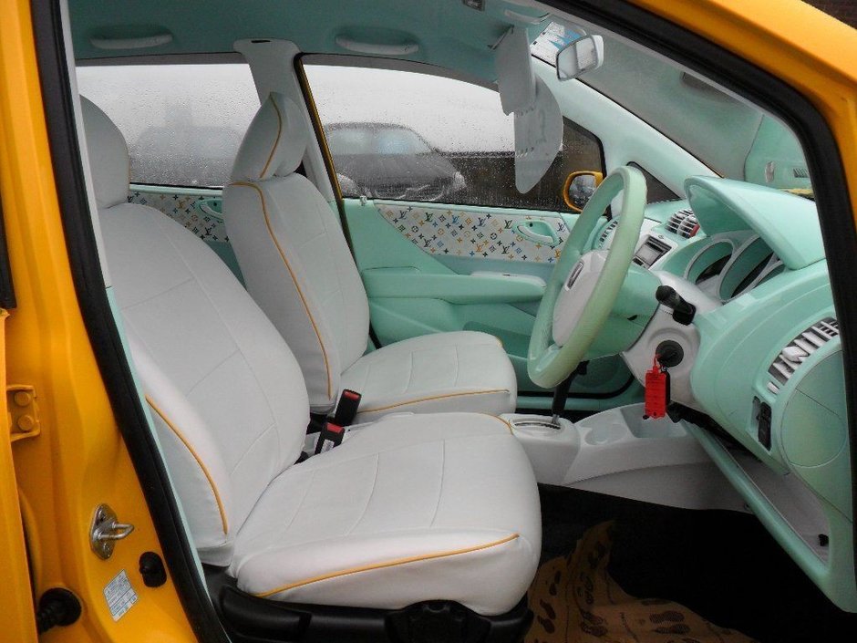 Honda Jazz cu interior Louis Vuitton