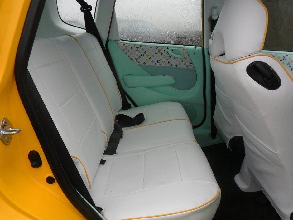 Honda Jazz cu interior Louis Vuitton
