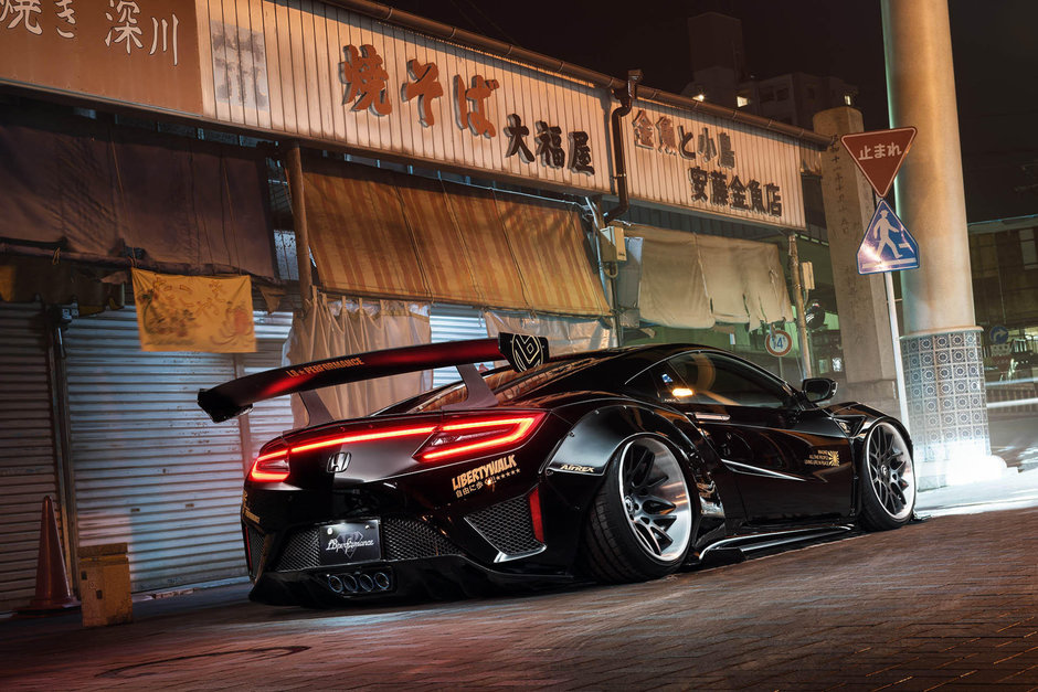 Honda NSX cu pachet Liberty Walk