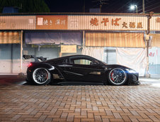 Honda NSX cu pachet Liberty Walk