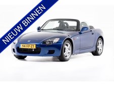 Honda S2000 cu 1.068 km la bord